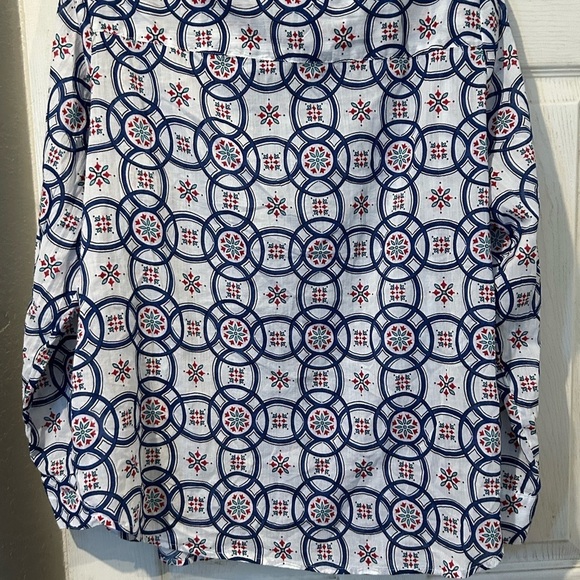 NWT Liz Claiborne “White Tile” Design Long Sleeve Blouse - Picture 2 of 7